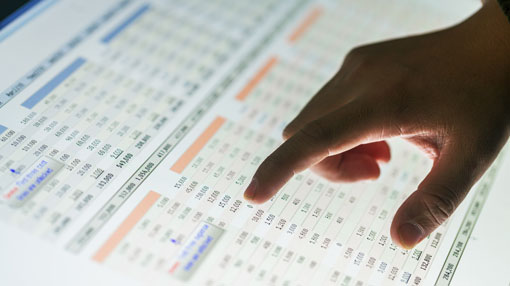 How Are Spreadsheets and Databases Different